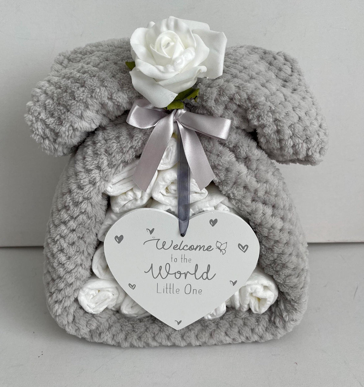 Neutral Nappy Cake with Waffle Blanket and Heart Plaque, Baby Shower Gift