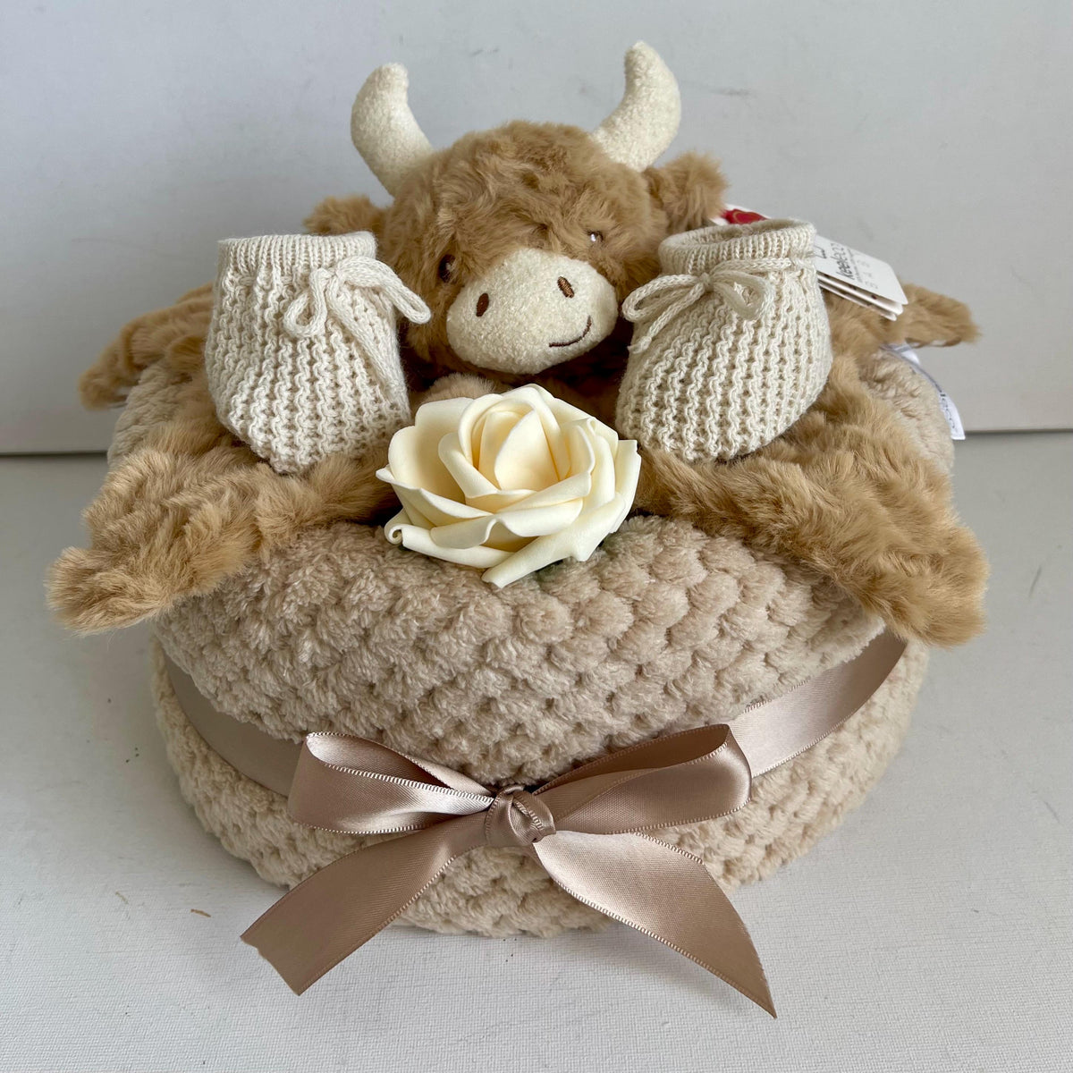 Highland Cow Nappy Cake | Unisex Baby Shower Gift | Newborn Baby Gift Set | Neutral New Baby Gift | Baby Hamper