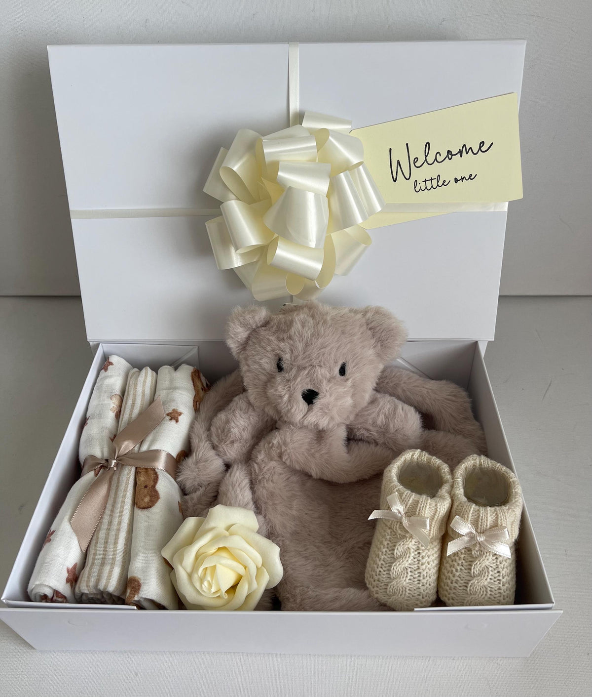 Unisex Baby Gift Hamper: Teddy Bear Comforter, Muslin Squares Bootees